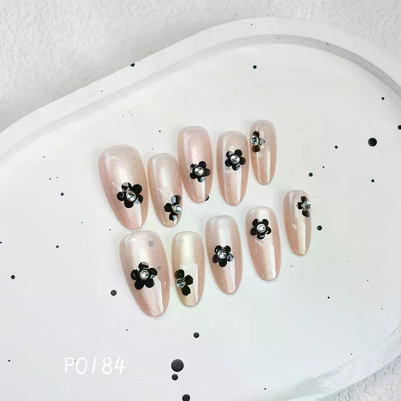Nail Art Cat Eye Simple - 30 قطعة من الأظافر الاصطناعية بتصميم