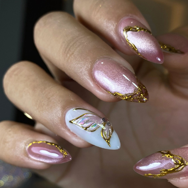 Nail Art Cat Eye Simple - أظافر صناعية لوزية الشكل بتصميم عين