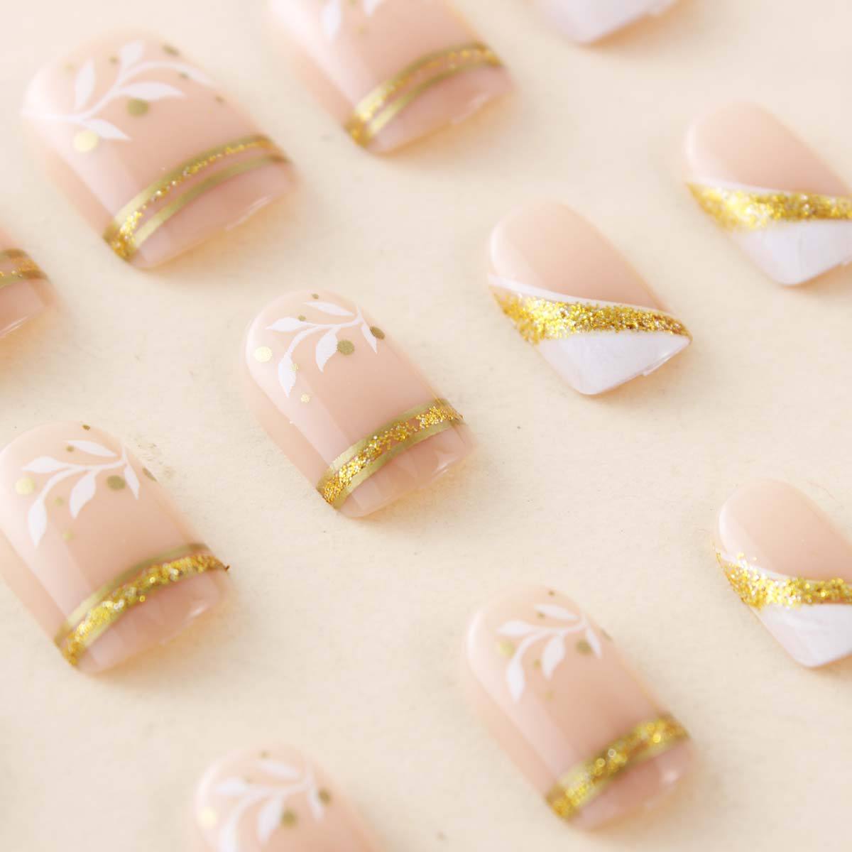 أظافر صناعية قصيرة مربعة بلون  - مراجعة Nail Art Fake Nails وسعره