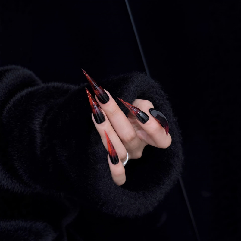 أظافر صناعية أوروبية وأمريكية  - مراجعة Nail Art Gothic وسعره