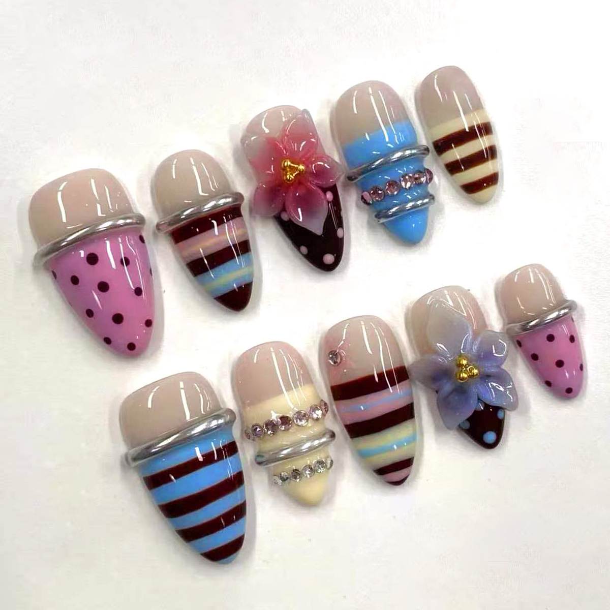 24 قطعة أظافر صناعية لاصقة بتص - مراجعة Nail Art Cat Eye Simple وسعره