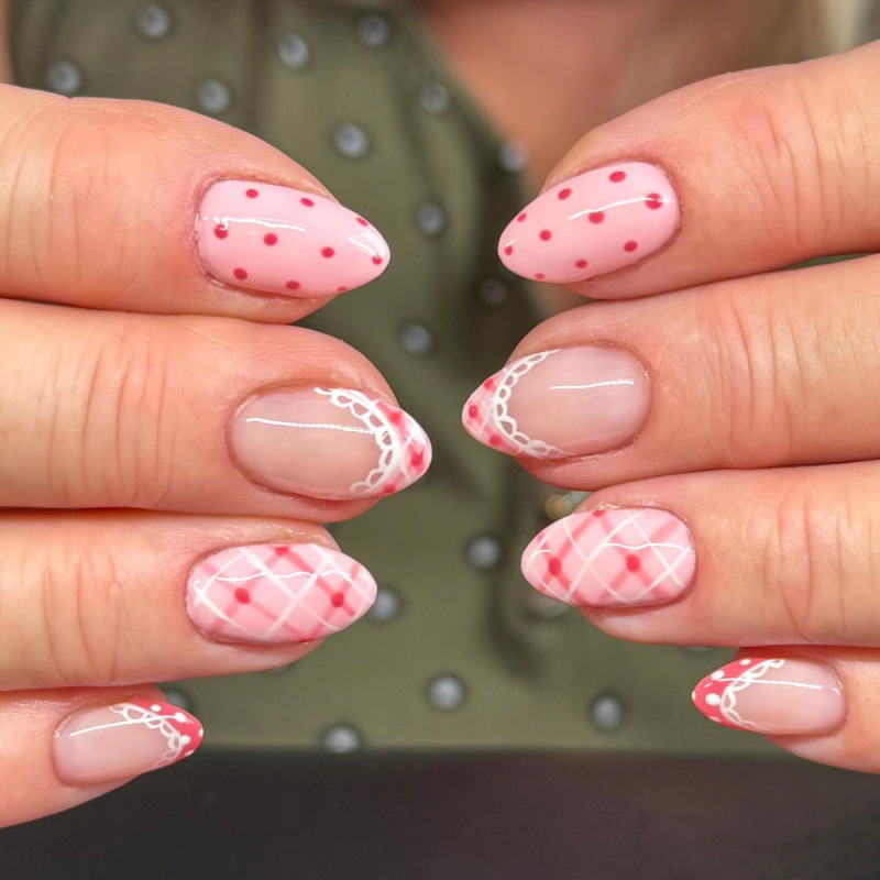 24 قطعة أظافر صناعية لاصقة بتص - مراجعة Nail Art Cat Eye Simple وسعره
