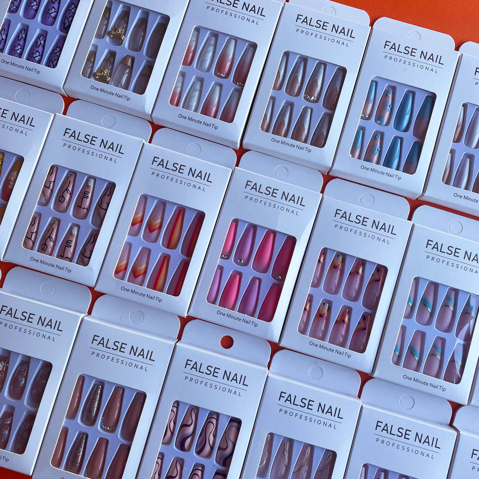 24 قطعة اضغط على الأظافر المزي - مراجعة Nail Art Xl وسعره