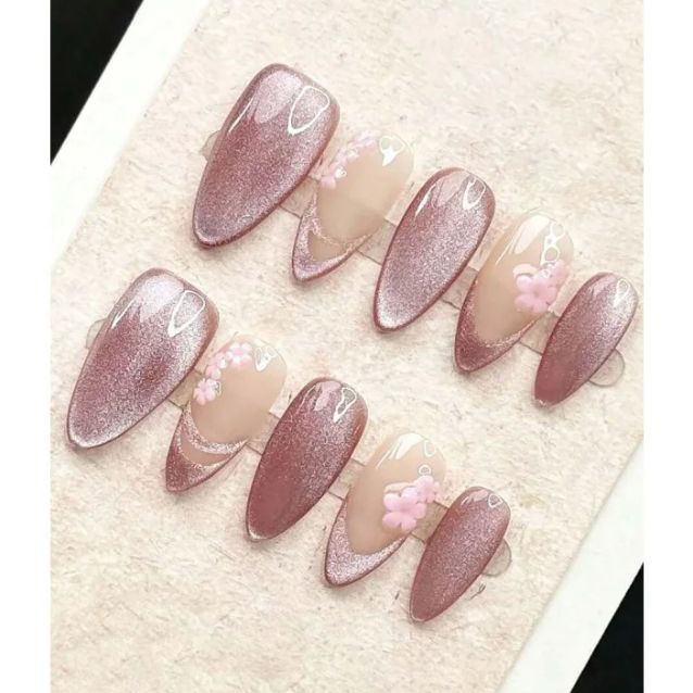 10 قطع من أظافر اللوز المتوسطة - مراجعة Nail Art Cat Eye Simple وسعره